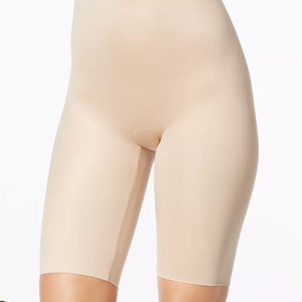 Spanx Power Conceal-Her Extended Length Short in XS, BNWT